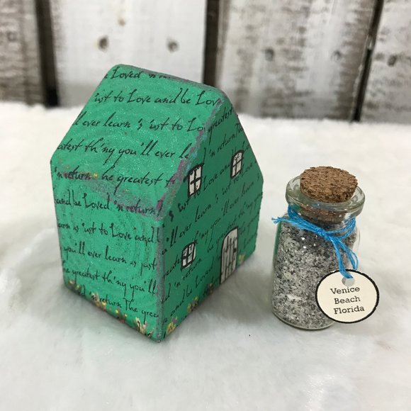 Little Wooden House by the Beach Handmade Painted - Picture 4 of 14